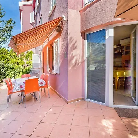 Moderne Mit Garten, Liegestuhl, Wifi, Klima 아파트 *