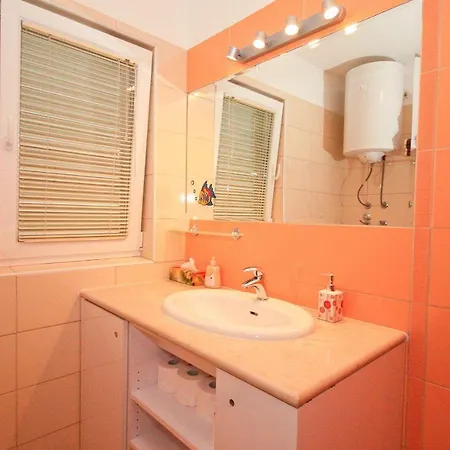 Moderne Mit Garten, Liegestuhl, Wifi, Klima * Baška