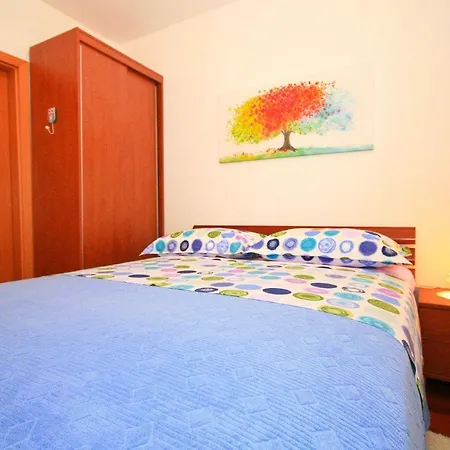 Moderne Mit Garten, Liegestuhl, Wifi, Klima Apartment