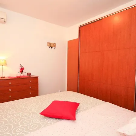 Apartment Moderne Mit Garten, Liegestuhl, Wifi, Klima *