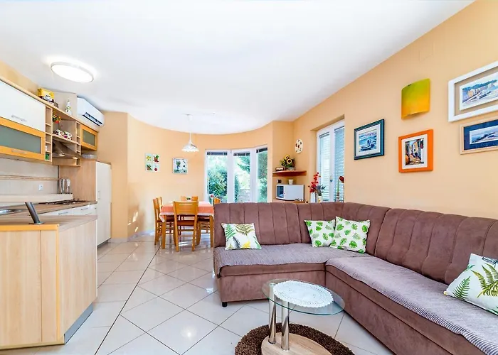 Moderne Mit Garten, Liegestuhl, Wifi, Klima *