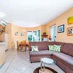 Moderne Mit Garten, Liegestuhl, Wifi, Klima *