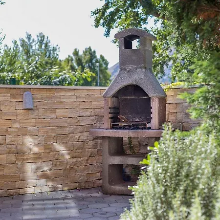 Moderne Mit Garten, Liegestuhl, Wifi, Klima * バスカ